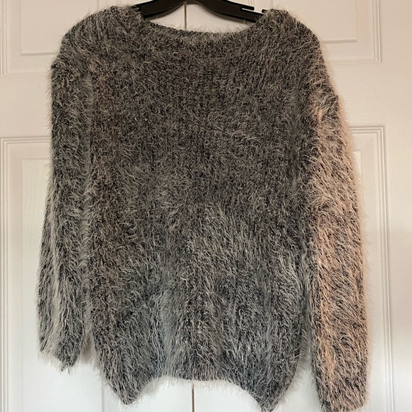 Furry Sweater Relaxed fit Small - Picture 2 of 3